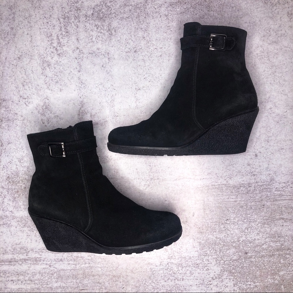 La Canadienne Suede Wedge Heel Ankle Booties